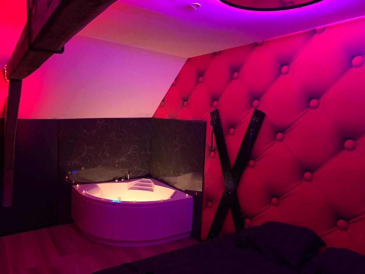 Love Room Avec Jacuzzi Prive Bonnetable Ngoại thất bức ảnh